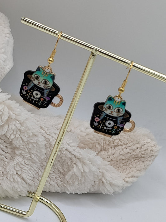 Teacup cat earring